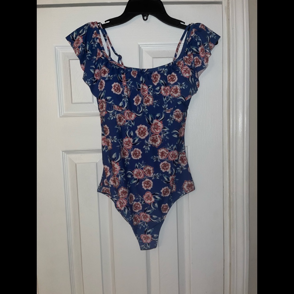 Raisins One Piece Swimwear, Size Medium